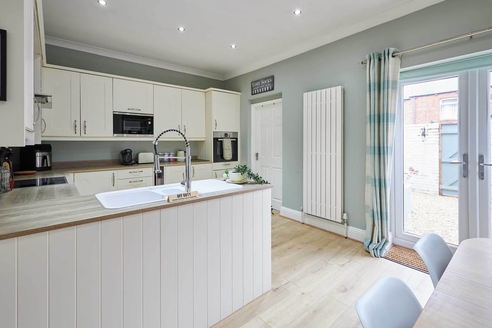 Simonside Terrace, Newbiggin-by-the-Sea - Host & Stay