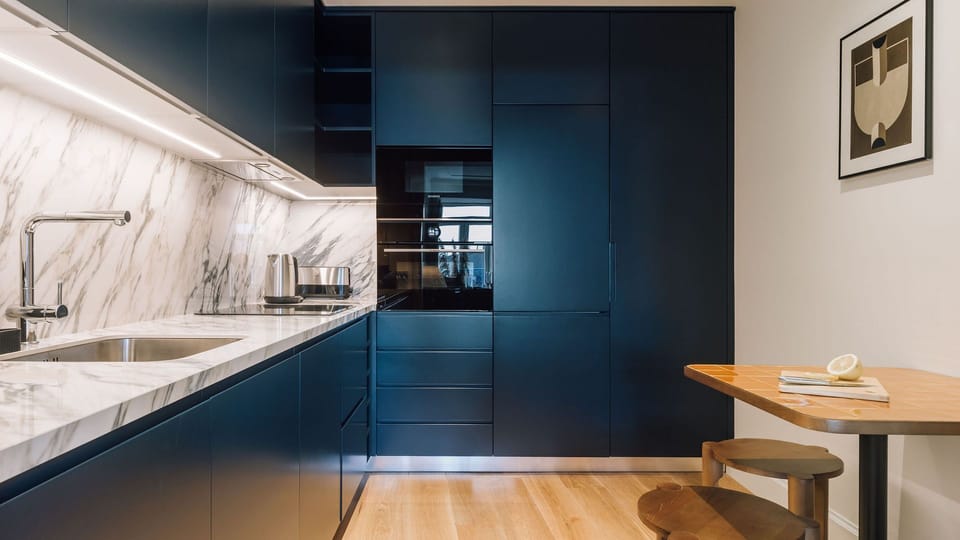 A contemporary kitchen with marble countertops — where beauty meets practicality.
 #AndoLiving #Portugal #Santos #MarbleVibes #ModernKitchen