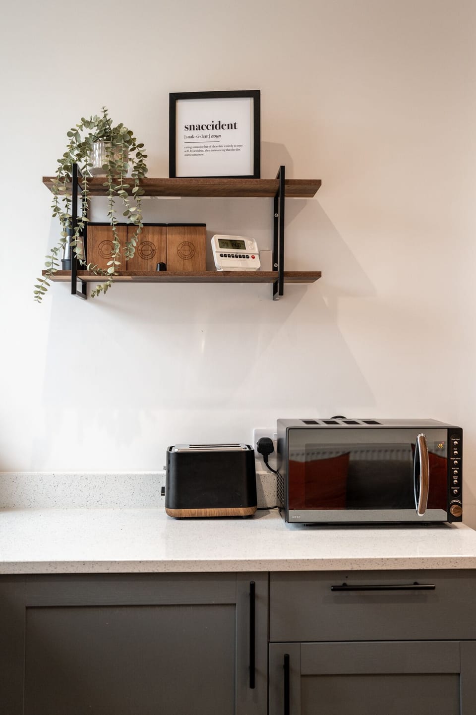 A fully equipped, open-plan kitchen for your convenience
