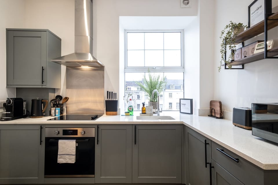 A fully equipped, open-plan kitchen for your convenience