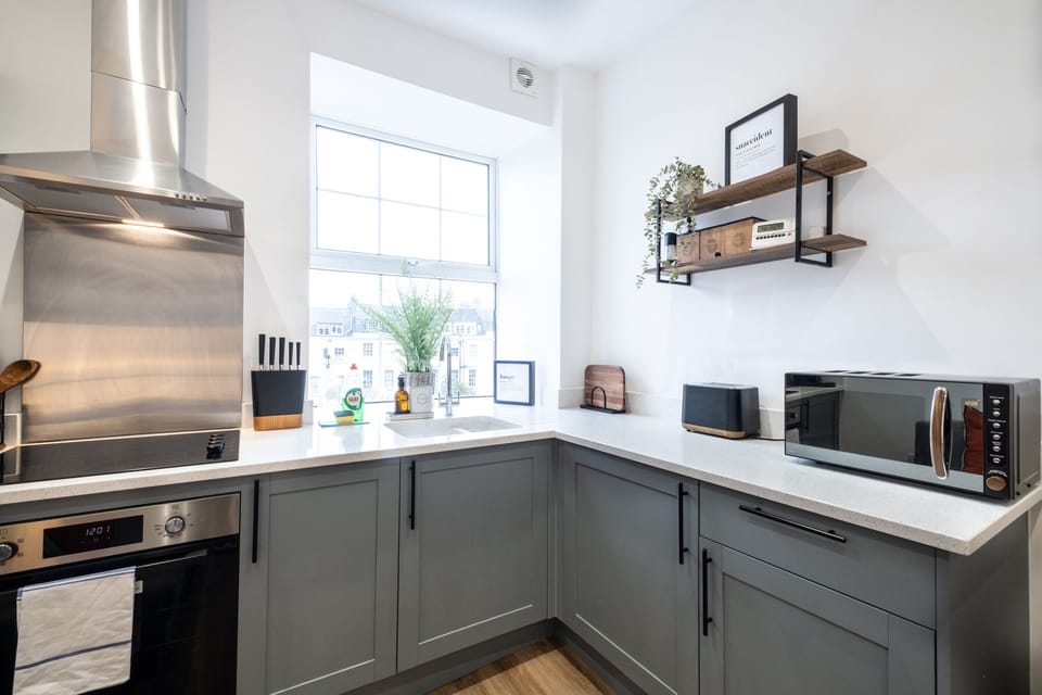 A fully equipped, open-plan kitchen for your convenience