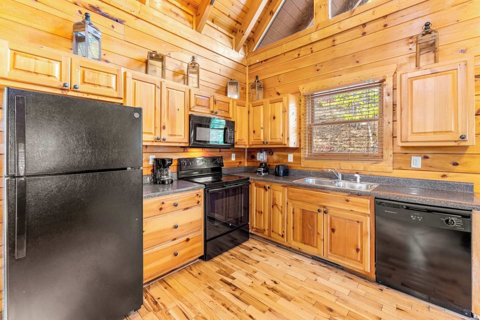 Fully equipped w/ full-size appliances. 