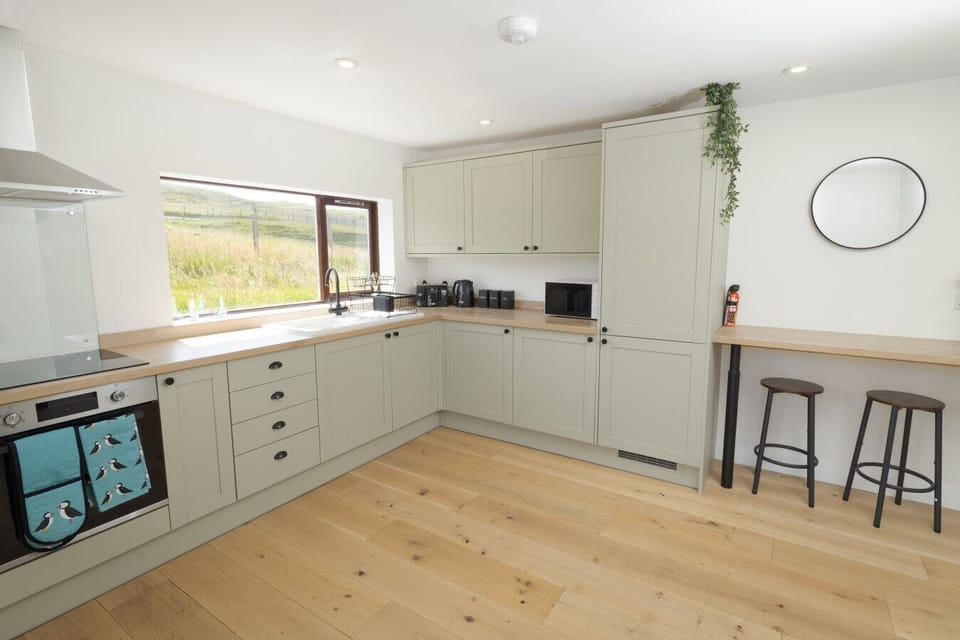 Spacious, well-equipped kitchen