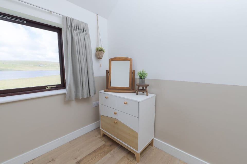Double bedroom with Voe views