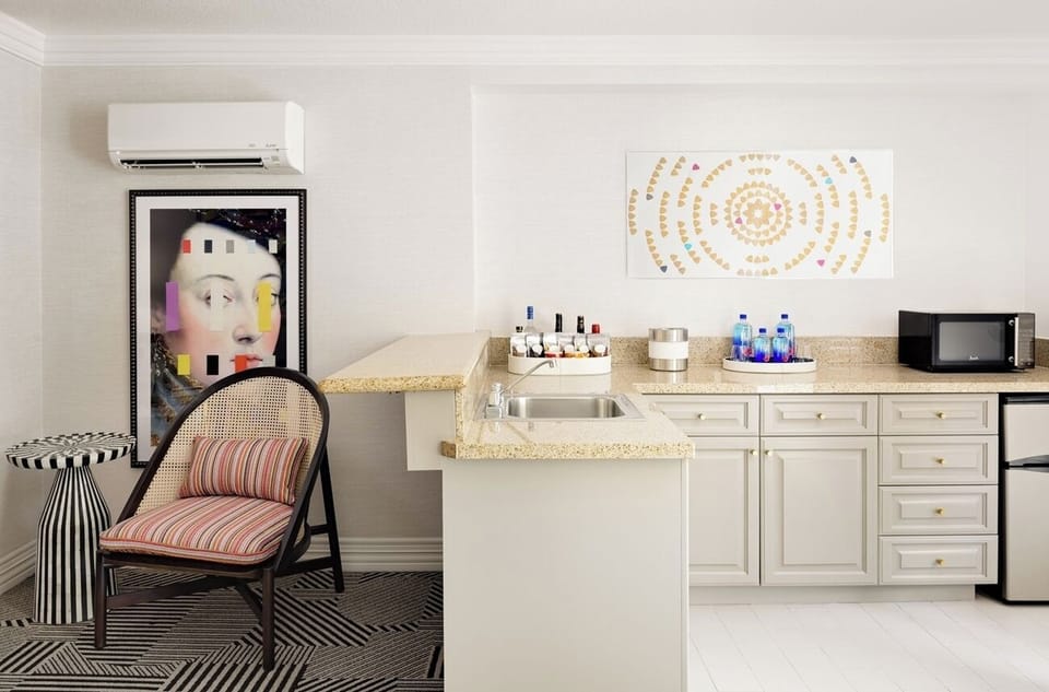 Start happy hour with a stocked counter and convenient prep space.