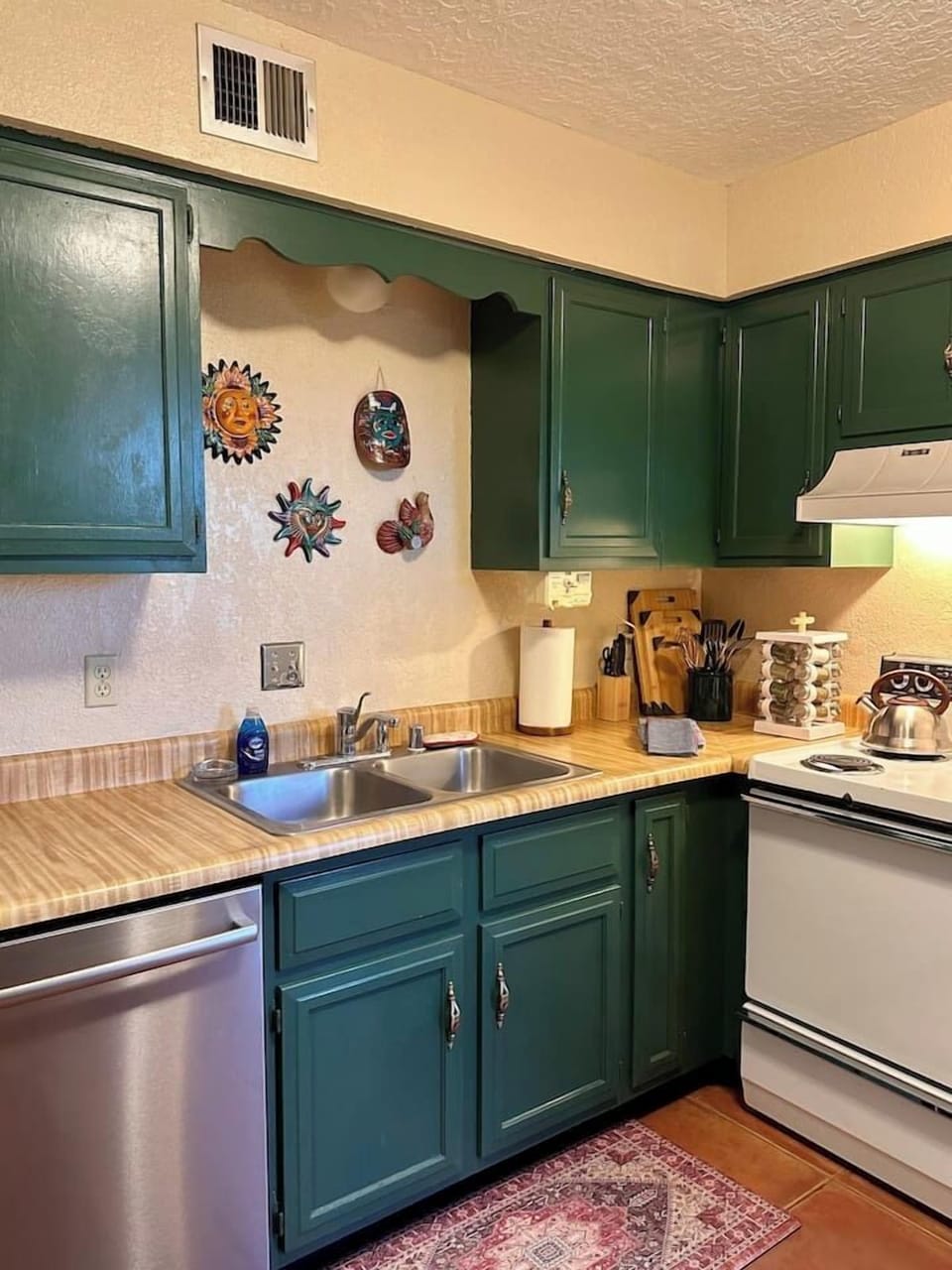 Kitchen Set-Up - Sink, Counterspace, Spices and MORE!