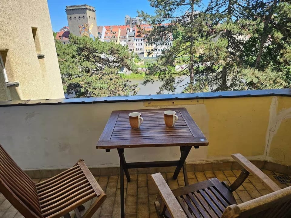 Wunderschöner Frühstücksbalkon zum Fluß mit Blick nach Polen
