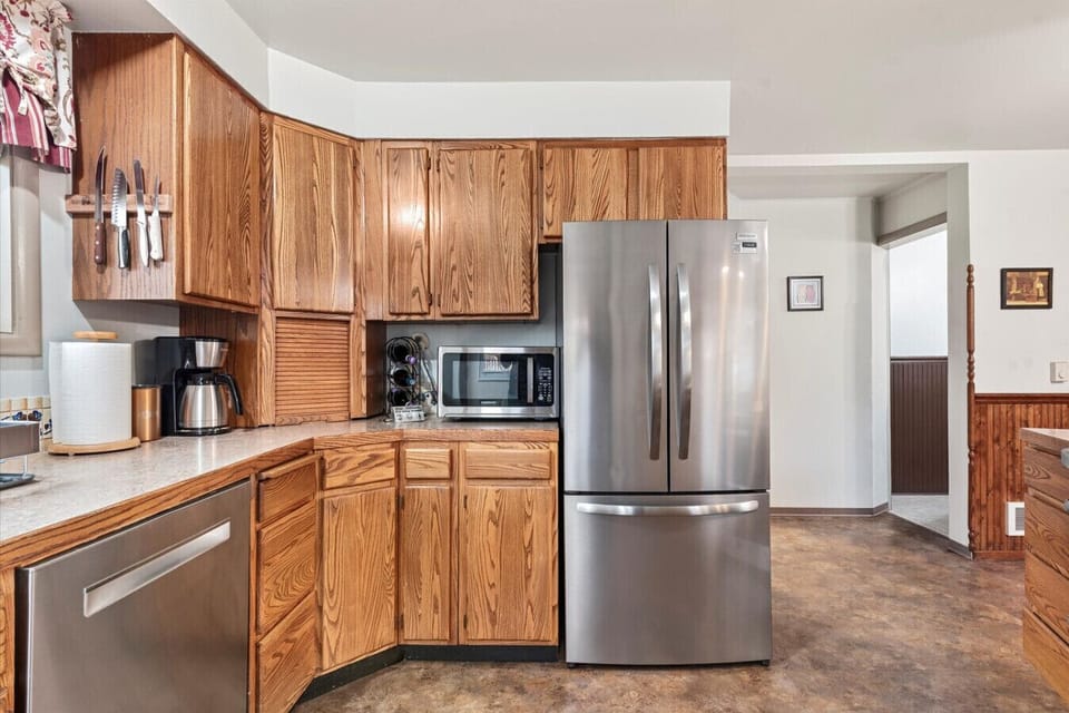 You will love the new updated appliances in this kitchen.