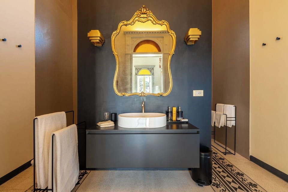 Autumn, Bathroom, Spring, Summer
