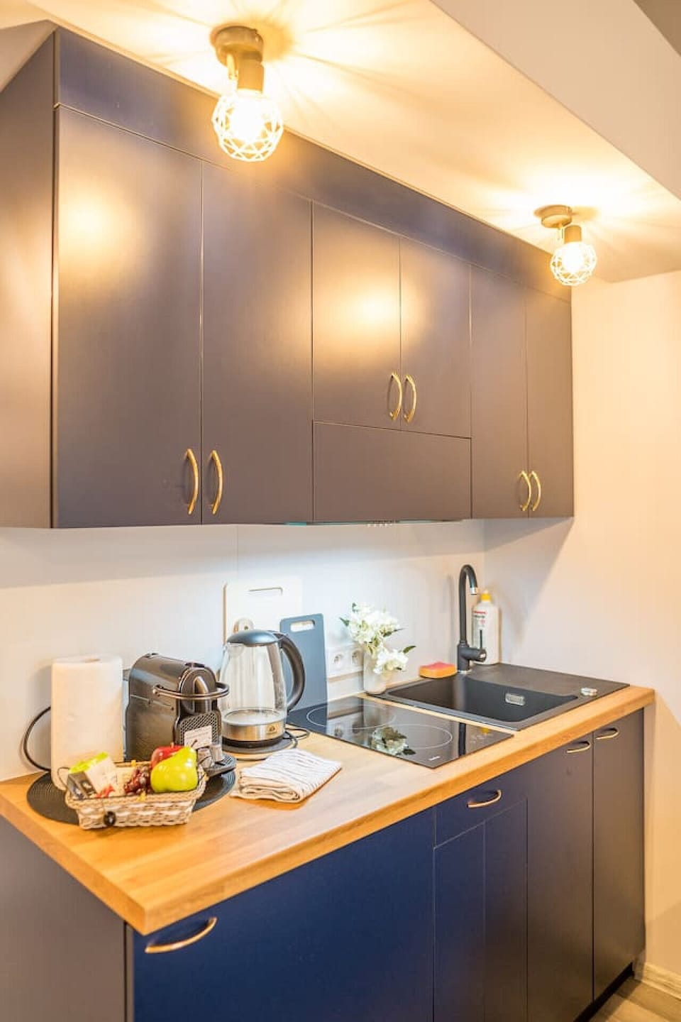 Exclusive Kitchenette | Book Now with RENTUJEMY
