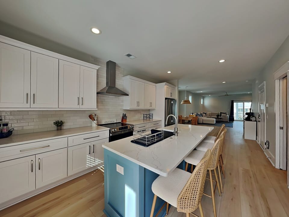 Fully Equipped Kitchen with Stainless Steel Appliances