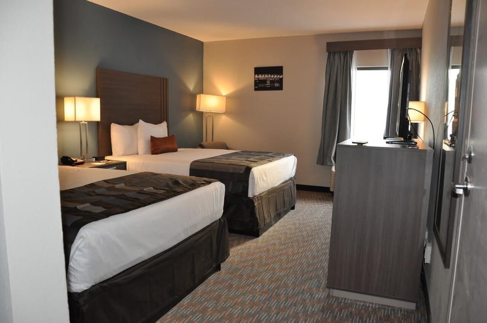2 Queen beds