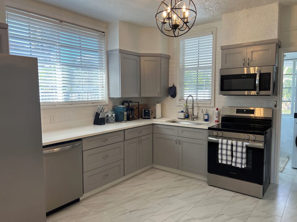 Full kitchen