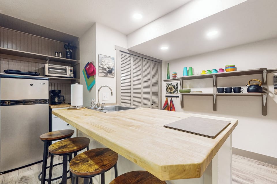 Kitchen Cooktop and Toaster Oven