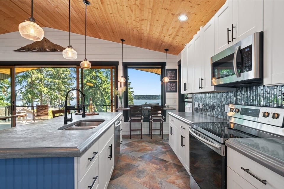 Fully stocked kitchen.