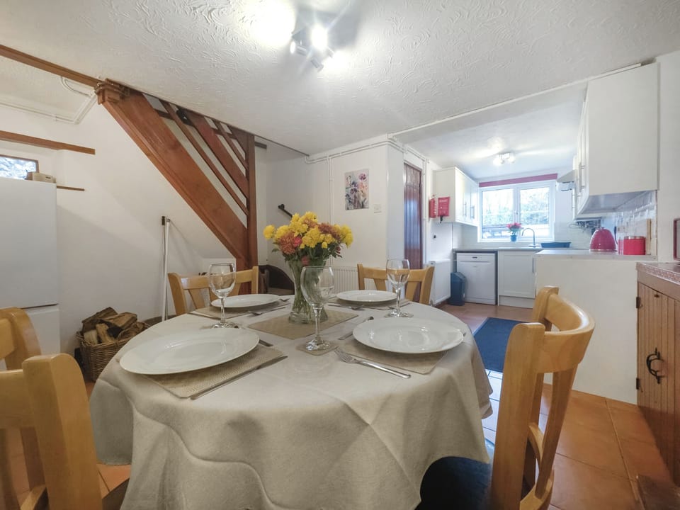 Dining Area | Jasmine Cottage, Bintree