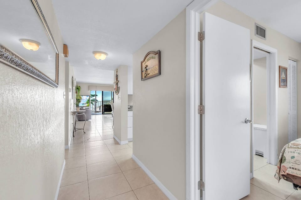 Condo Entryway Hallway