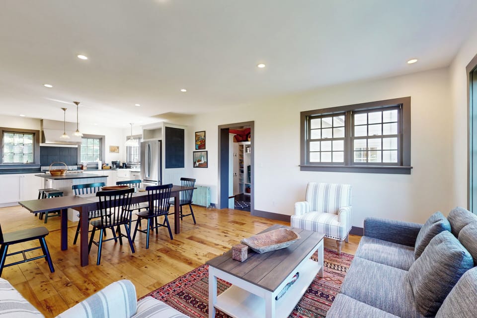 Interior | Open Floor Plan | Free WiFi