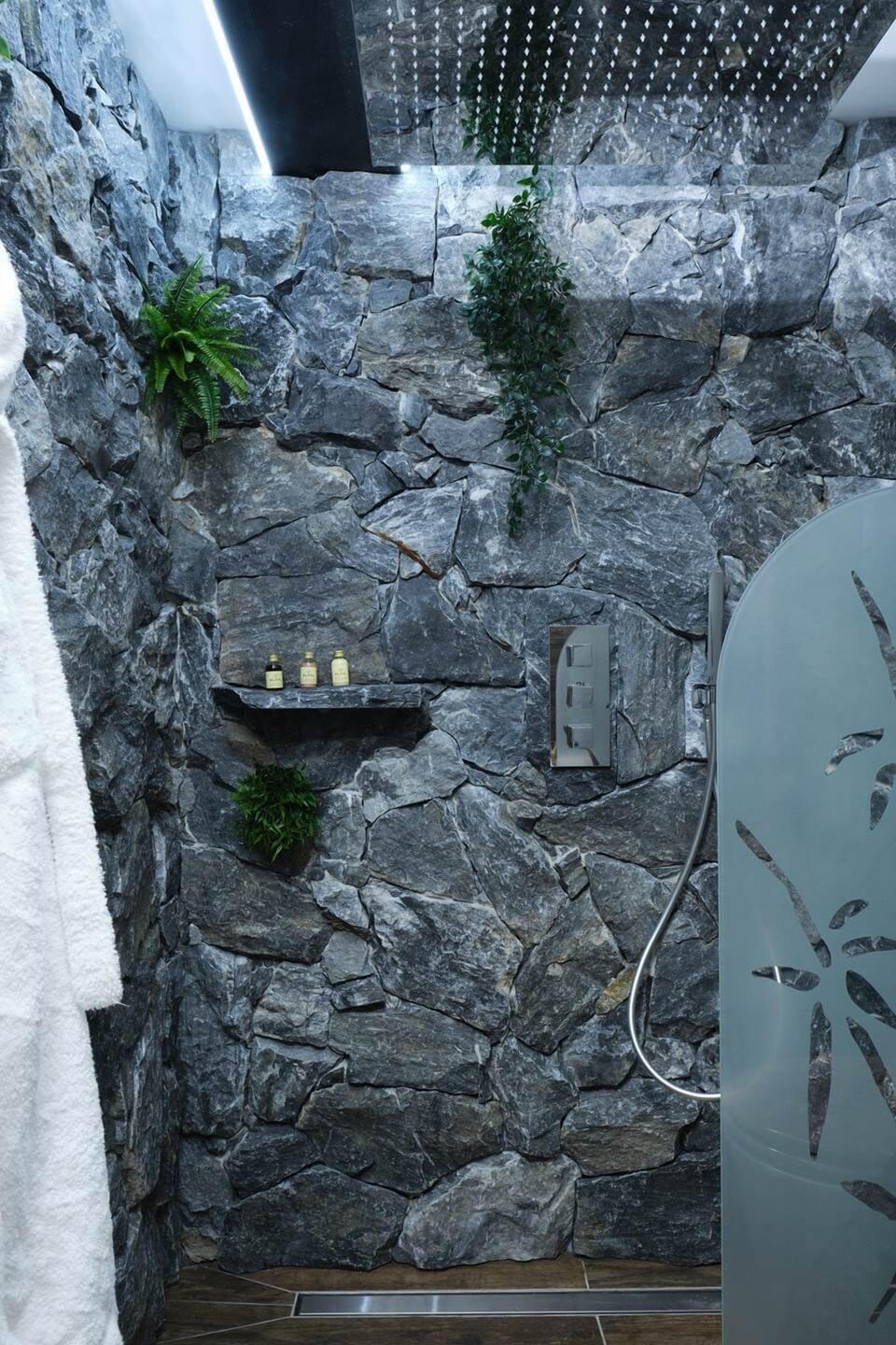 Douche pluie naturelle pour une détente intime