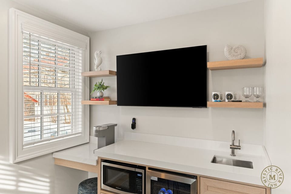 Your private sanctuary: Step into the spacious primary bedroom, tucked away for a quiet night`s rest.