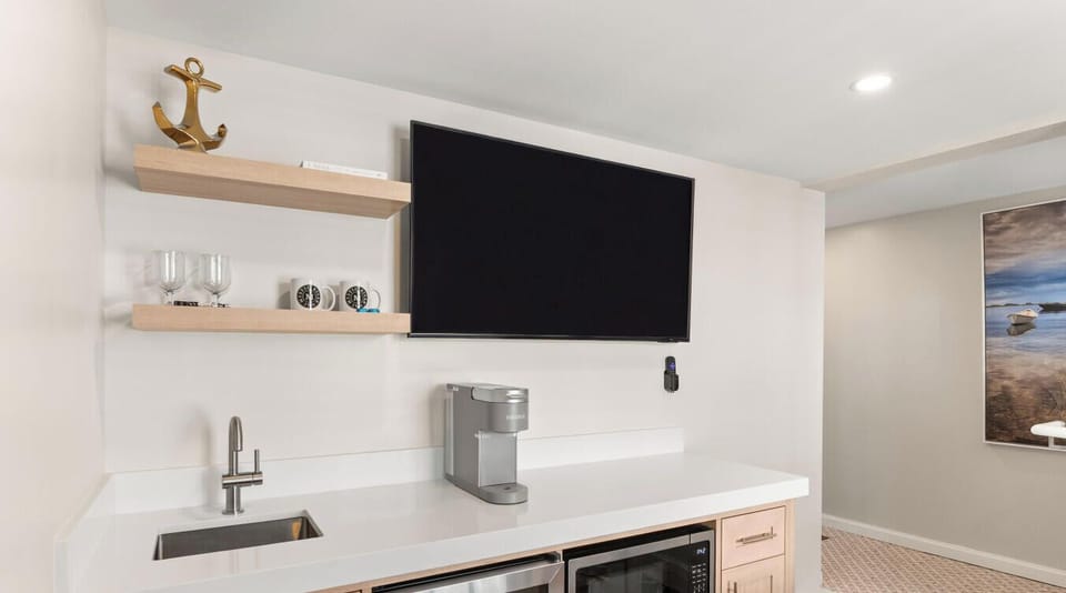 The ultimate complimentary coffee bar for your morning routine