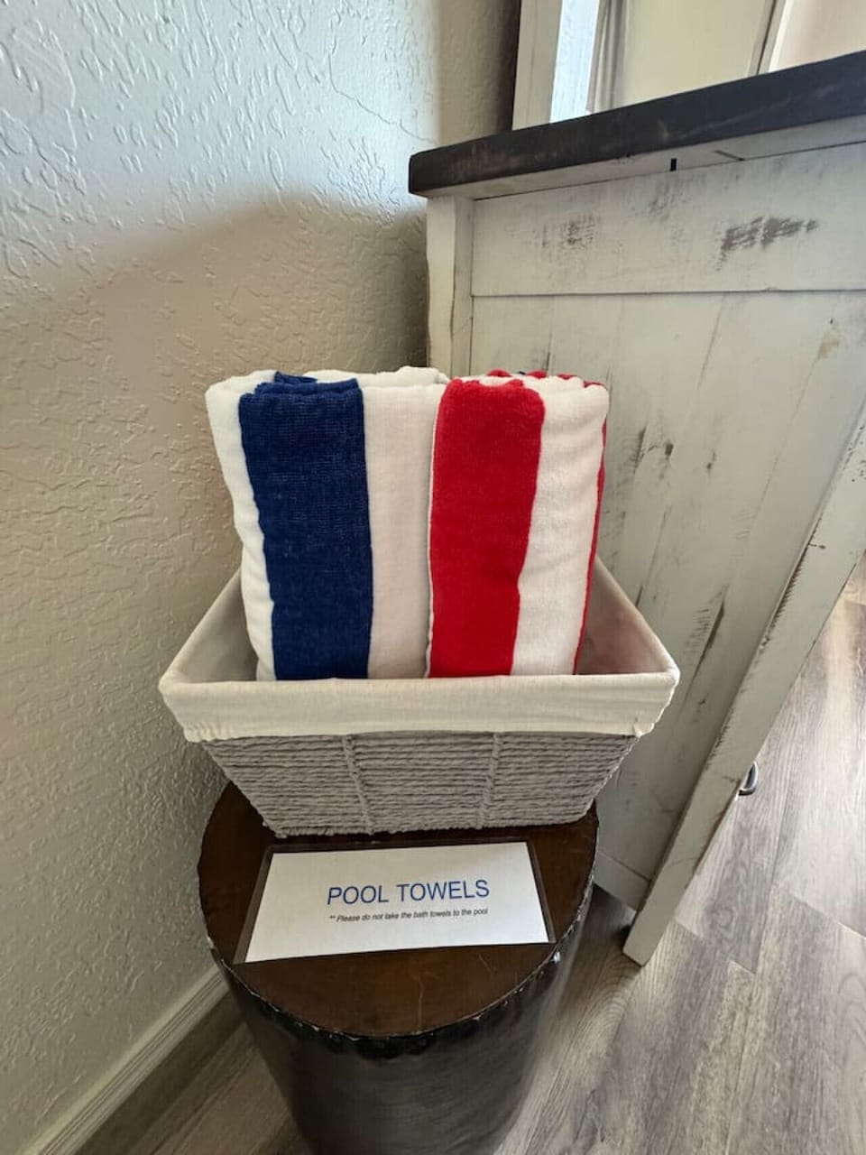 Pool towels provided