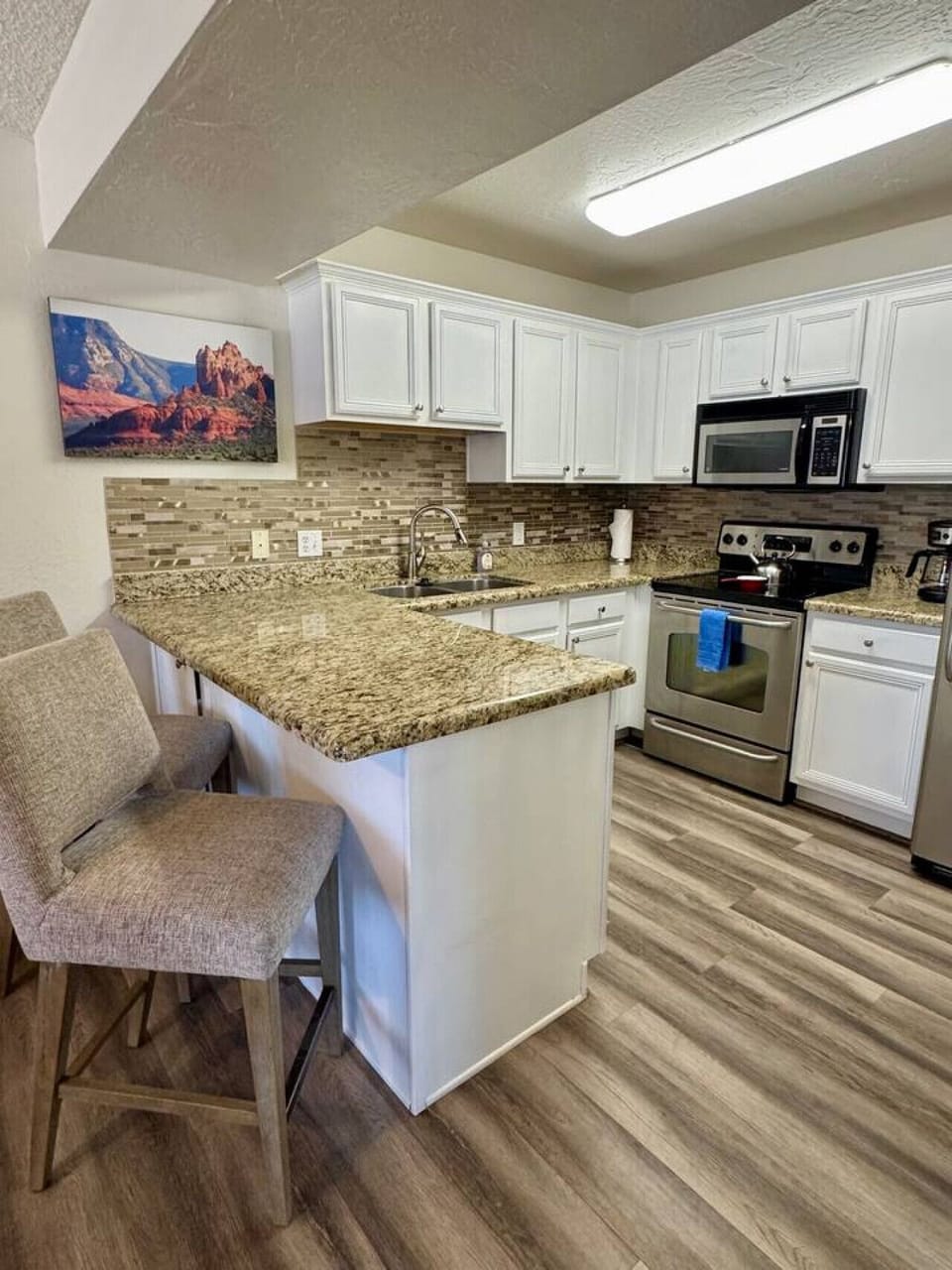 Fully stocked kitchen w/ coffee provided!