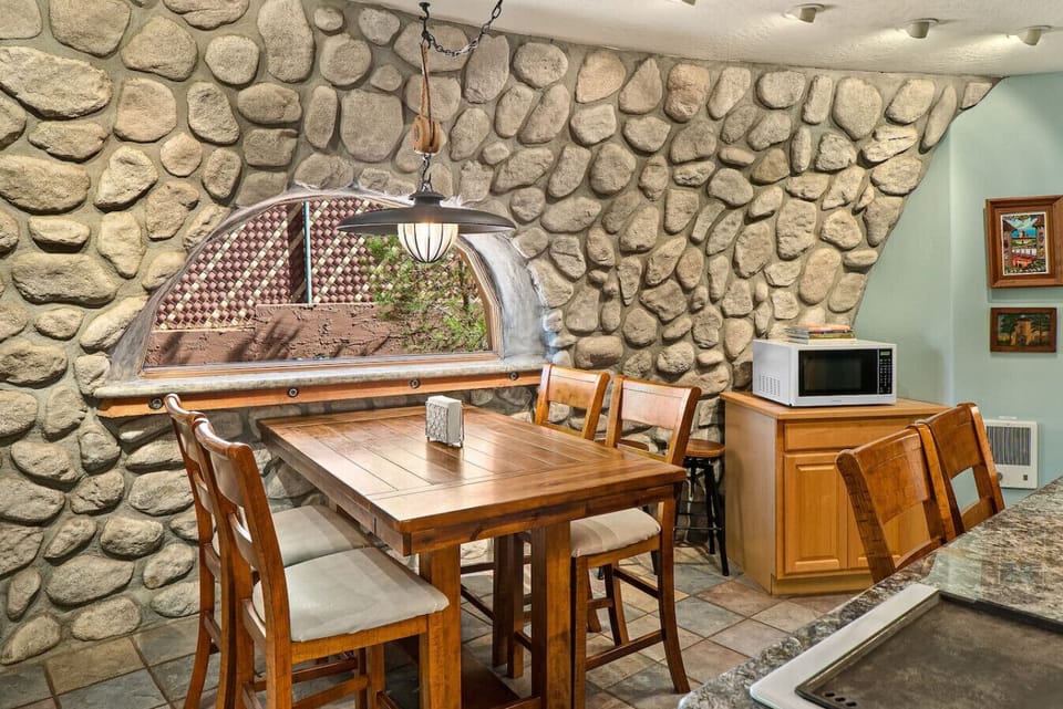 Dining area in kitchen