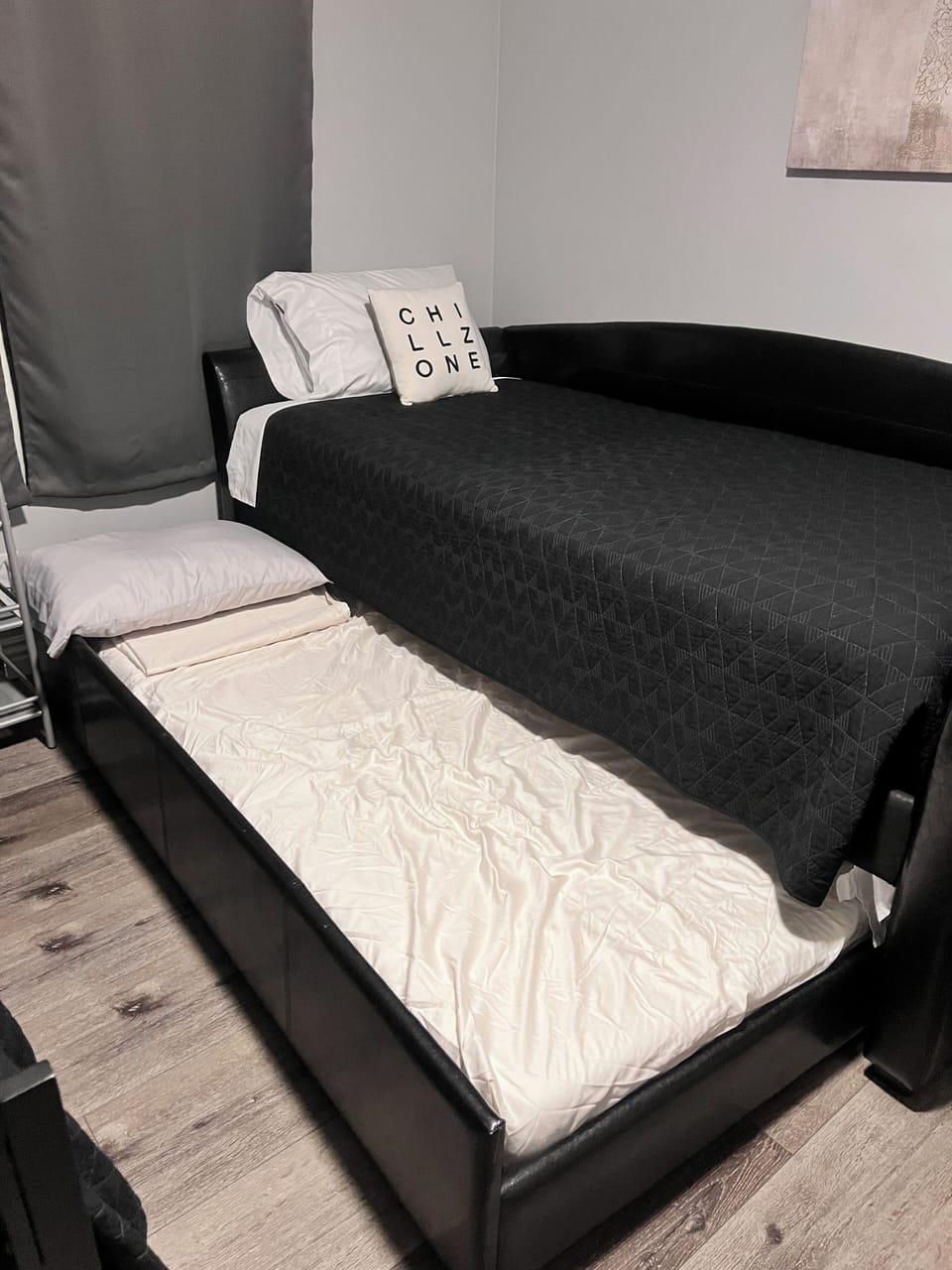 Trundle bed