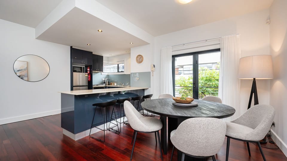 Plent of space around the breakfast bar and dining area 