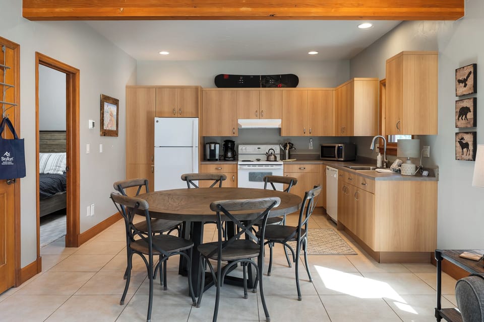 Spacious and open floor plan with dining table that seats six!