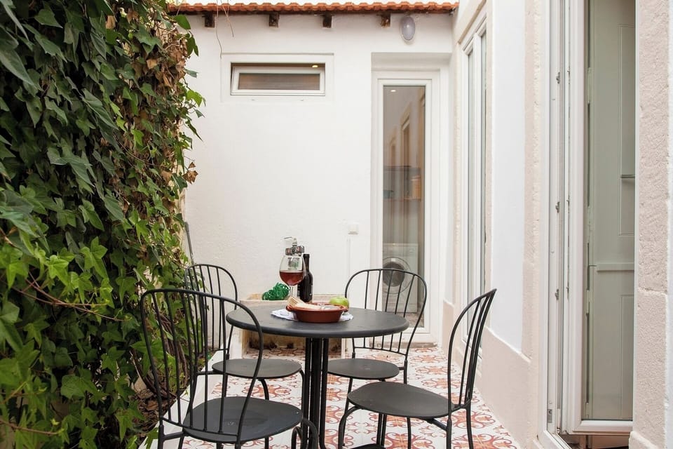 Private patio in Lisboa!!