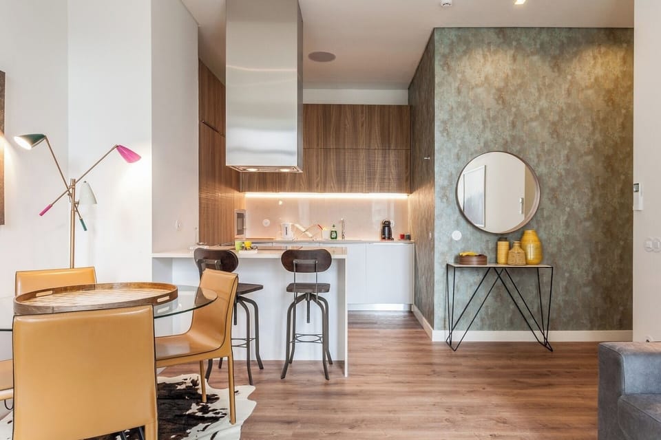 Dining Room and Full Equipped Kitchen!