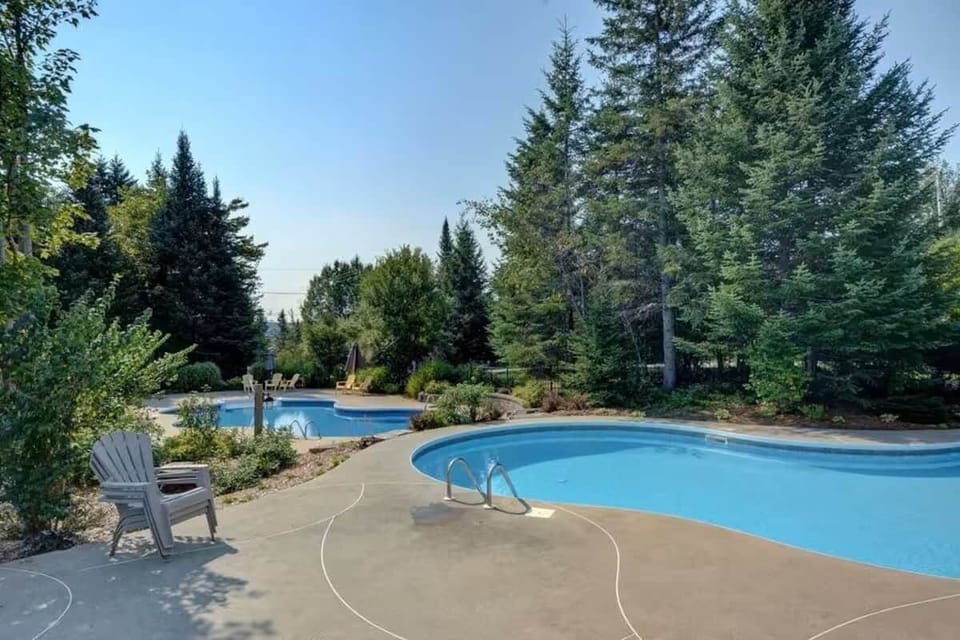 Seasonal shared  pool for the complex