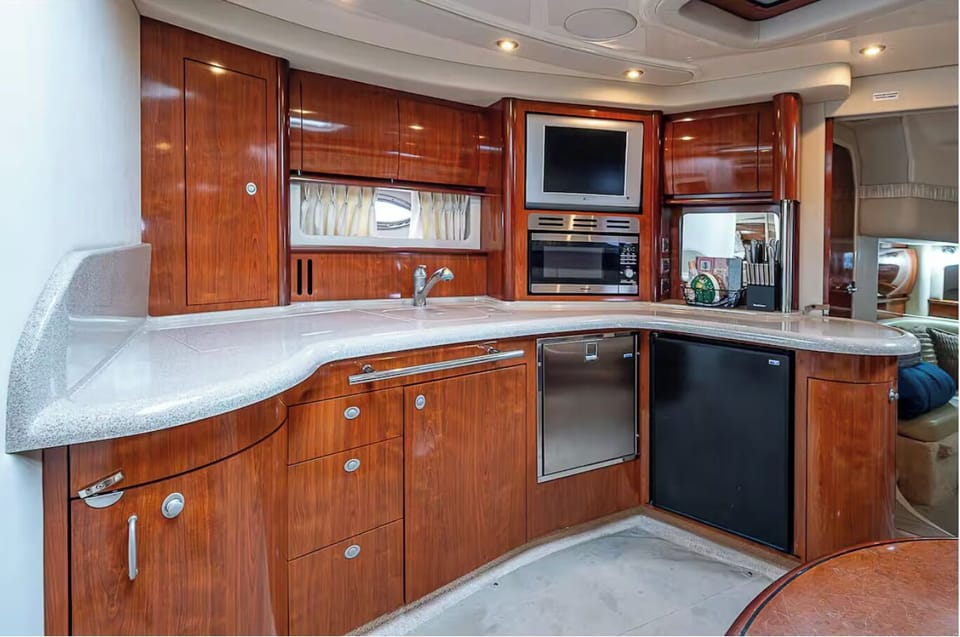 Full Kitchen 2