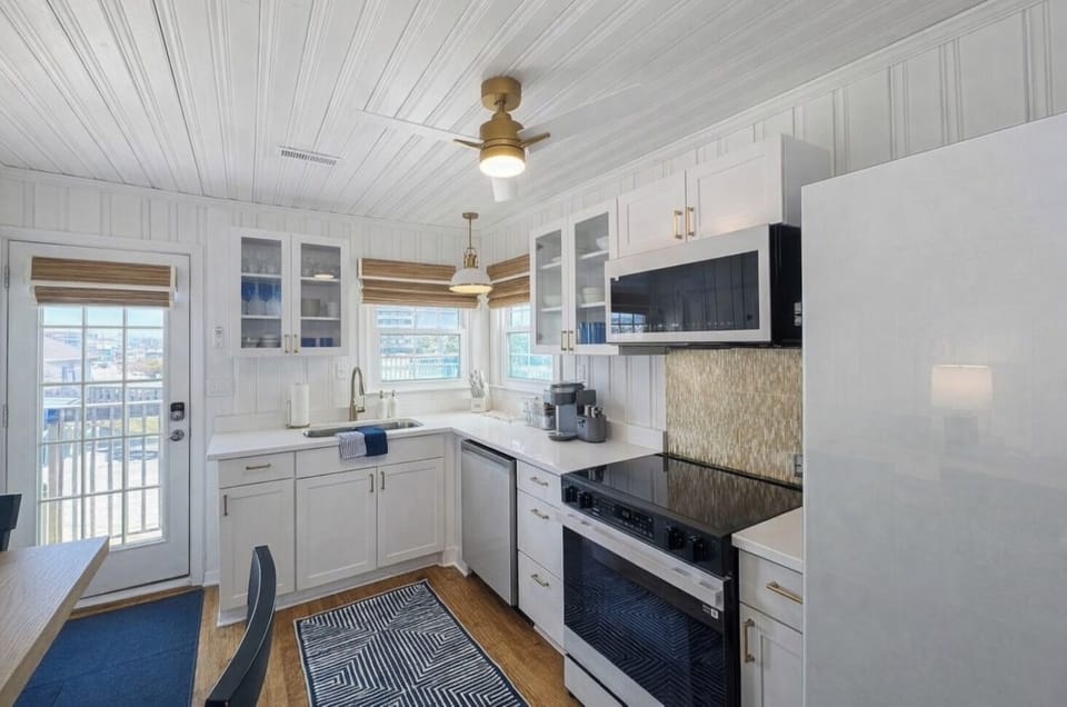 Fully stocked kitchen - everything you need + high quality!