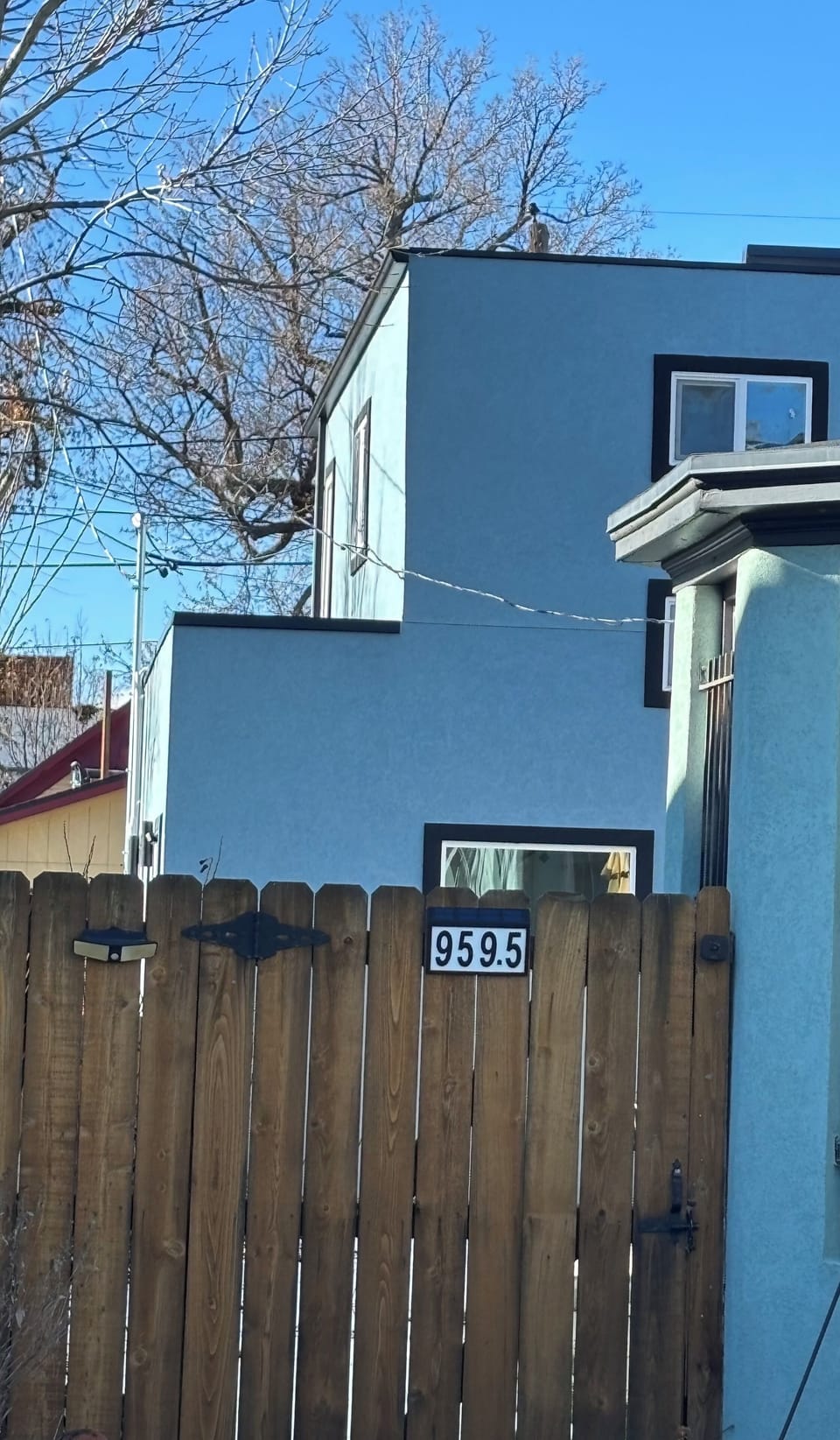 Front yard / street view of the guest house.  Street parking is free.