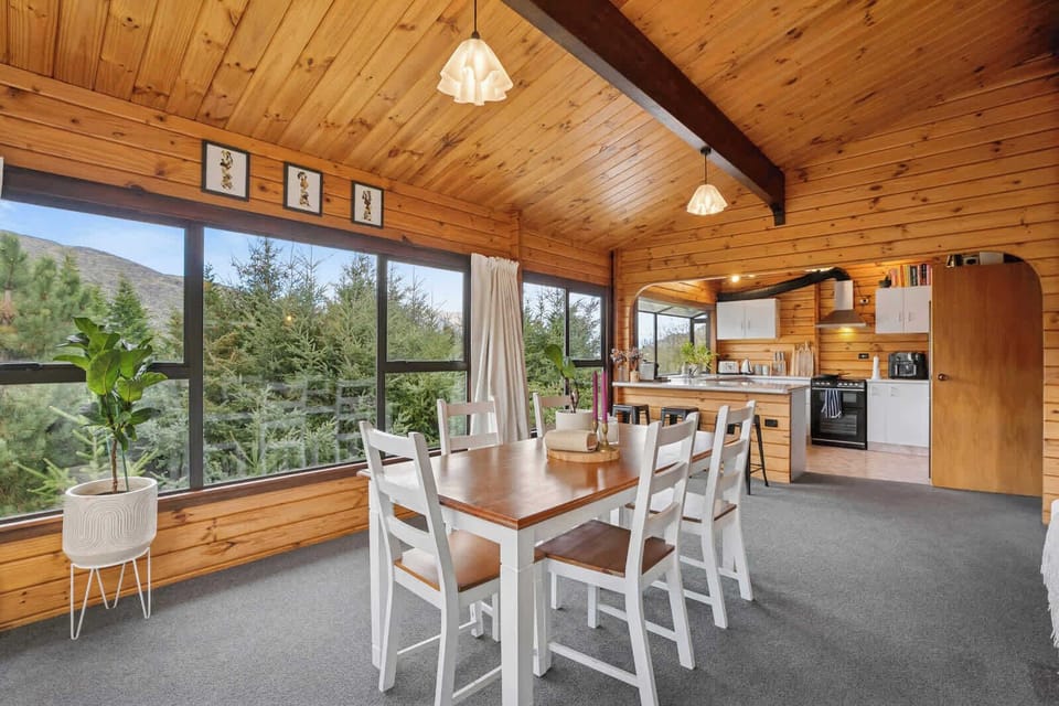 Forest View Dining – Dine surrounded by lush greenery and mountain views.