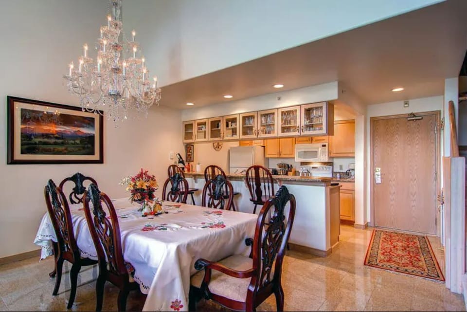 Dining table 