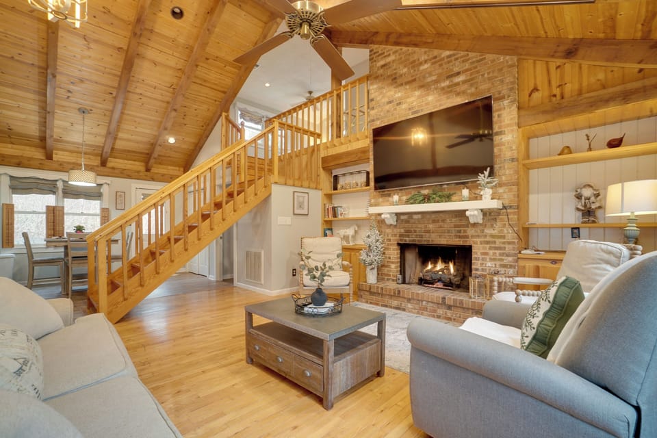 Sautee Nacoochee Vacation Rental | 2BR | 2BA | 1,200 Sq Ft | Step-Free Access