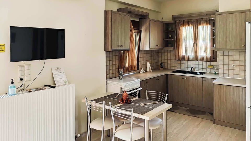 Upper floor living and kitchen area