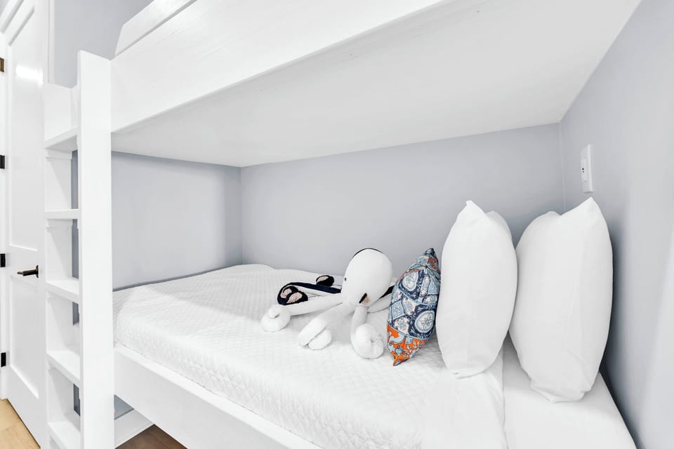 Hallway Bunks 1 Part 2