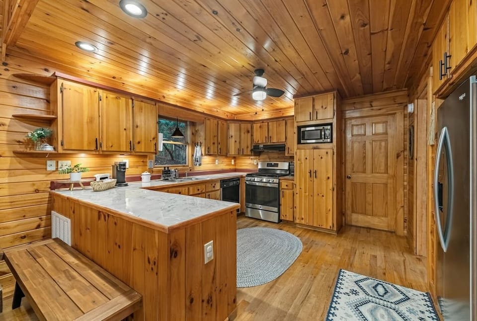 Spacious, stocked kitchen to prepare any meal