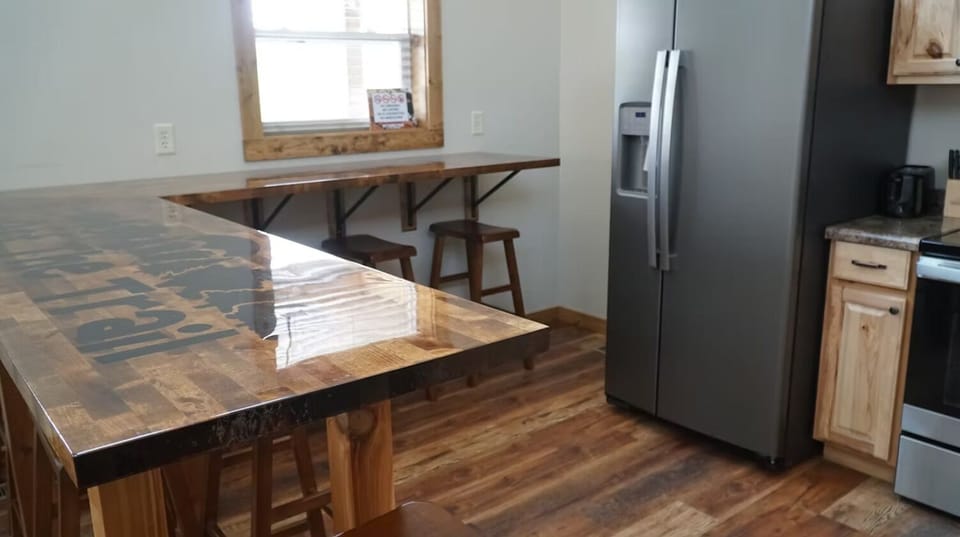 Kitchen & Dining Area