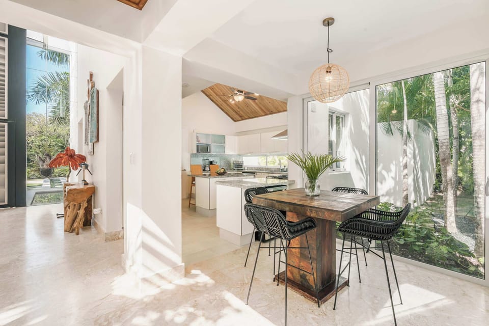 Breakfast nook