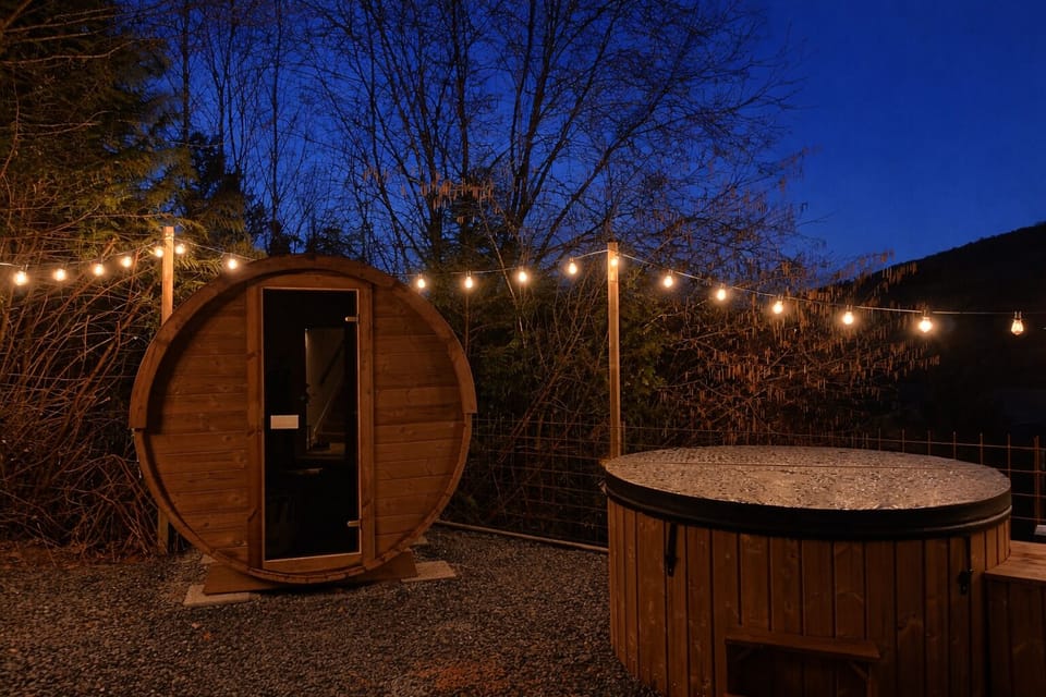 Private spa with sauna and hottub