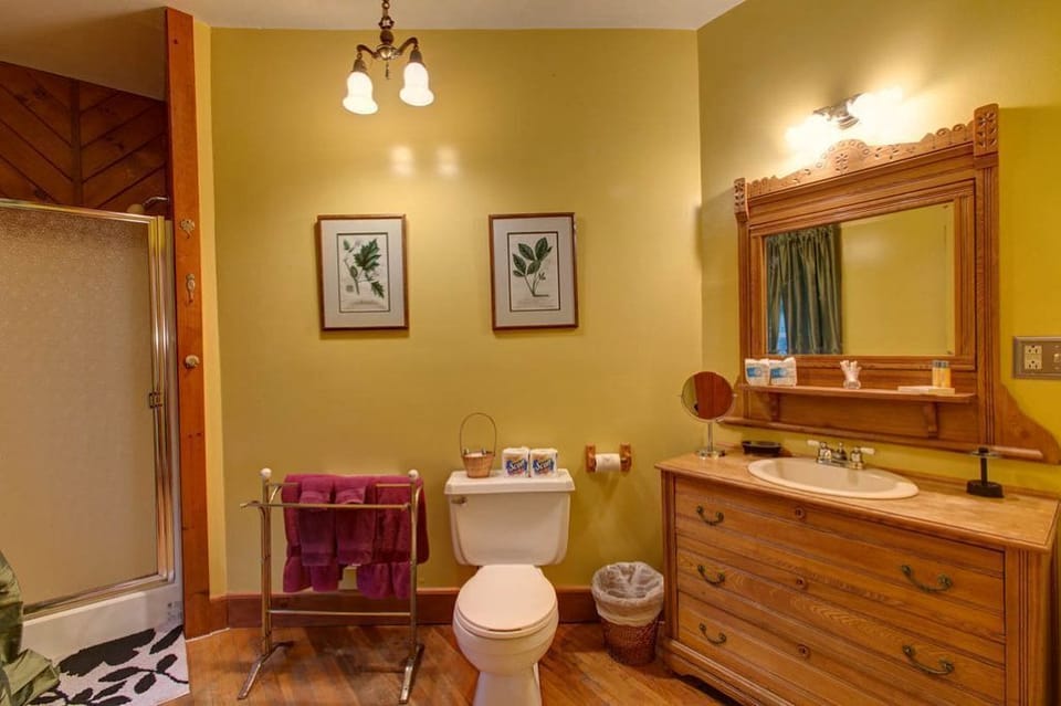Ensuite bathroom