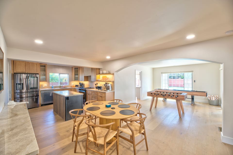 Dining Area & Open Kitchen 