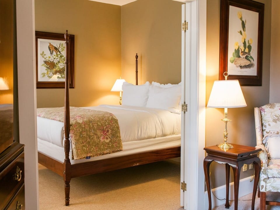 Bedroom & Sitting Area