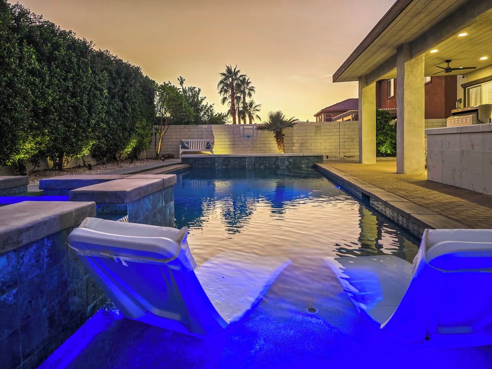 Watch sunset from the in-pool sun loungers!